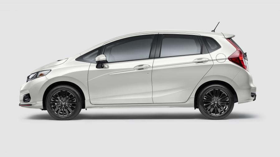  Honda Fit Sport 2017 года  (NA) (фото 4 из 71)